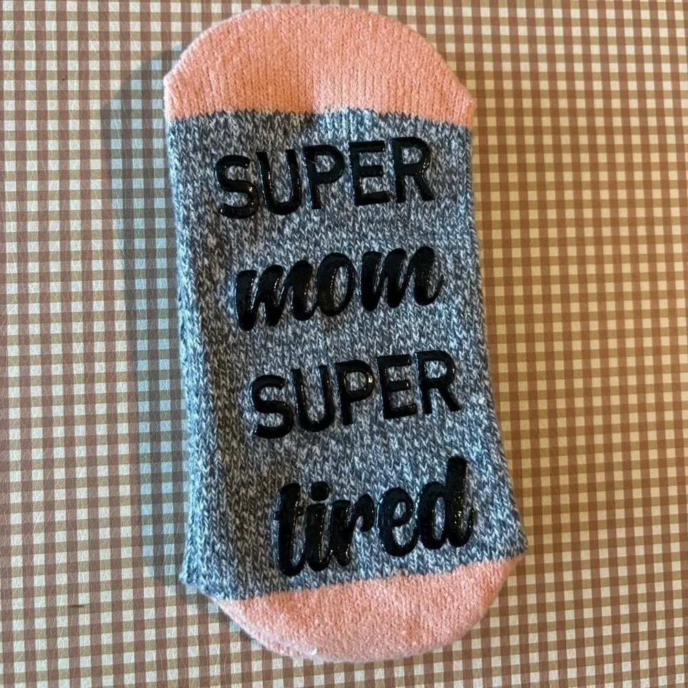 Socks‎ SUPER MOM SUPER TIRED WOMENS GRIPPER SOCKS. One pair. NEW